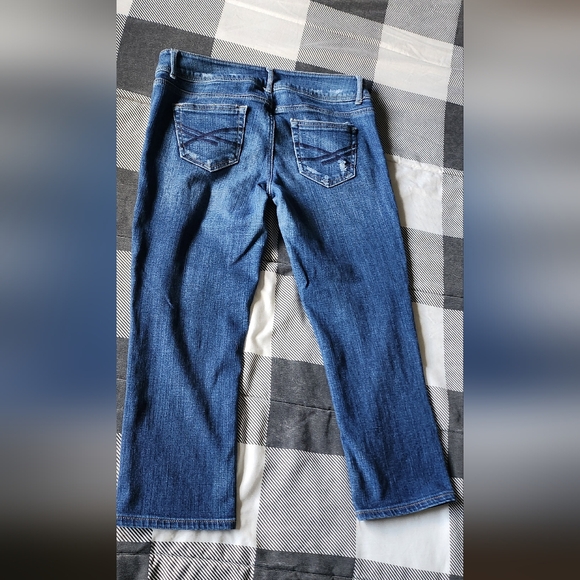 Aeropostale low rise capris - Picture 3 of 4